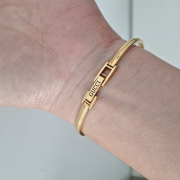 Gucci Women's Gold Watch with Colorful Bezels - Picture 6 of 8